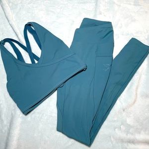 gymshark set — sports bra & leggings
